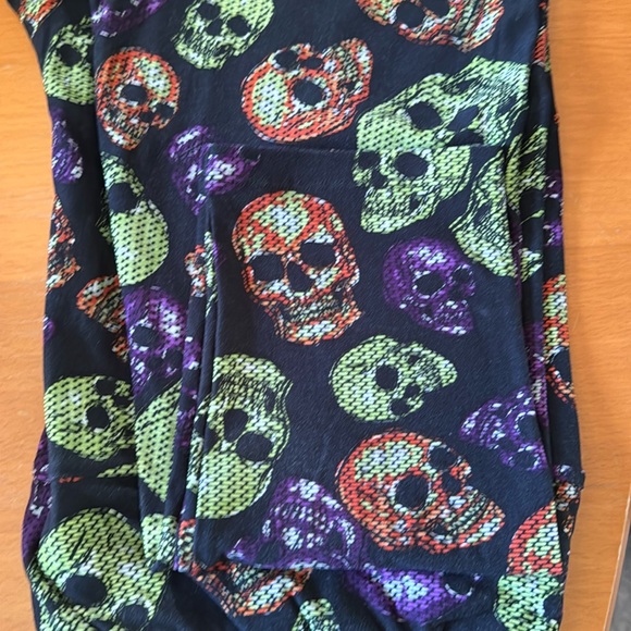 LuLa Roe leggings tall and curvy two TC2 black skull Halloween - Picture 1 of 2
